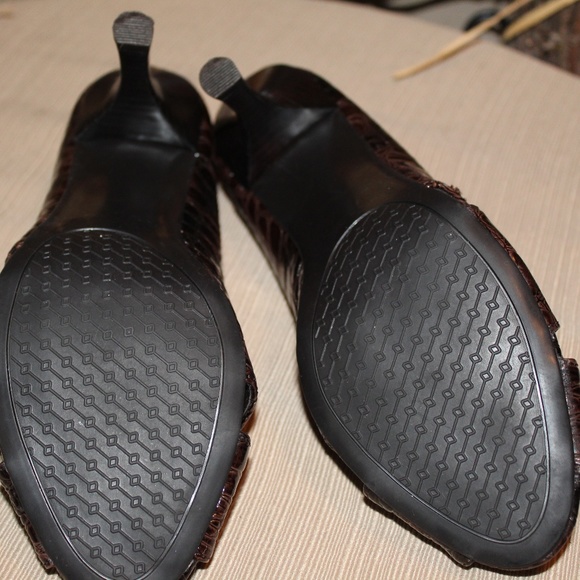 ⭐️CLEARANCE SALE⭐️ Kendal Brown Faux Crocodile Heels by Apt 9 - Picture 4 of 8